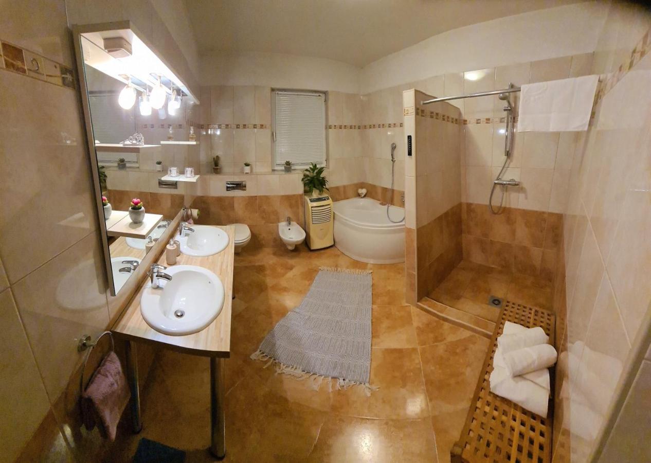 Villa Bubica- Cozy Holiday Home In Rural Area With Pool Stankovci  Exterior photo